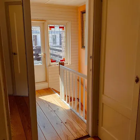 Дом отдыха Little Paradise - House, Garden - 2 Bedrooms