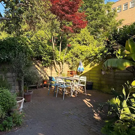 Dom wakacyjny Little Paradise - House, Garden - 2 Bedrooms *