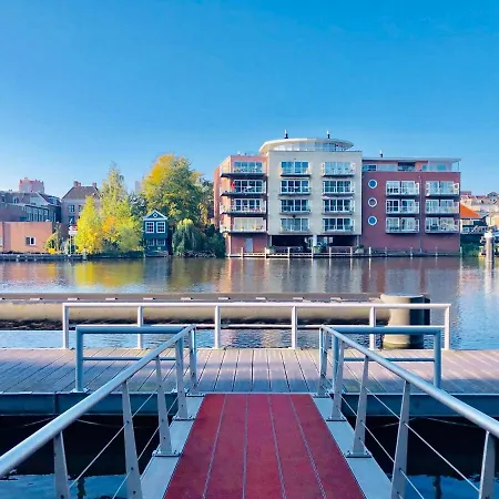 Dom wakacyjny Little Paradise - House, Garden - 2 Bedrooms Zaandam